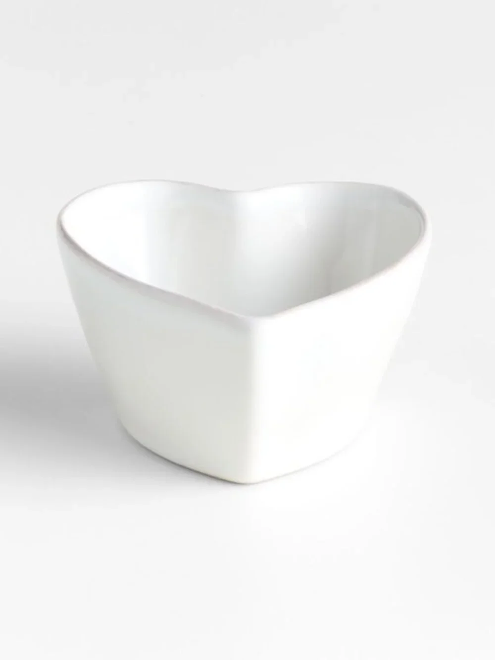 Crate&Barrel Set of 4 Marin White Stoneware 8oz Heart Ramekin